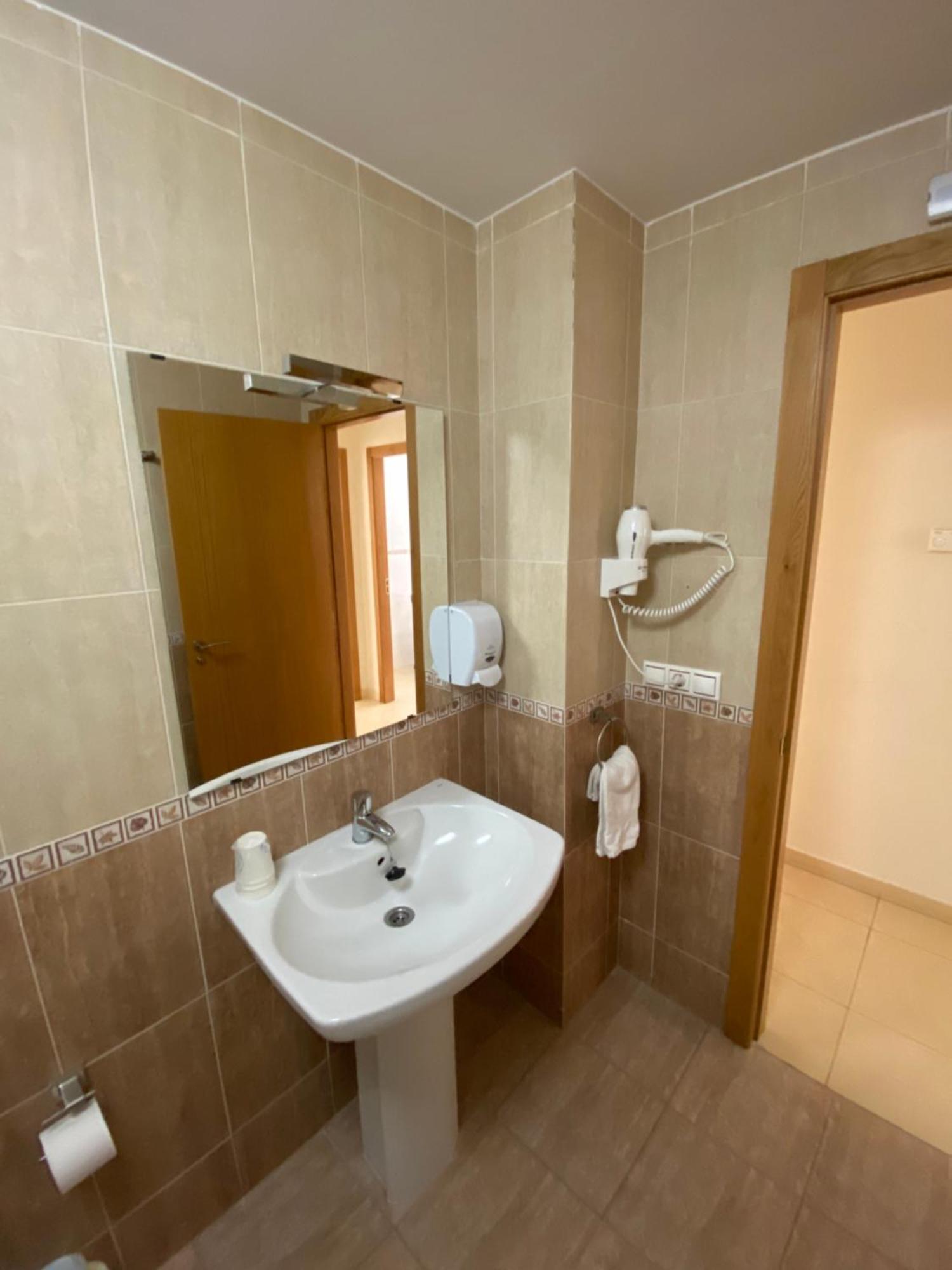 Dpcristal Calvo Sotelo 164, 4C Sarria Exterior foto